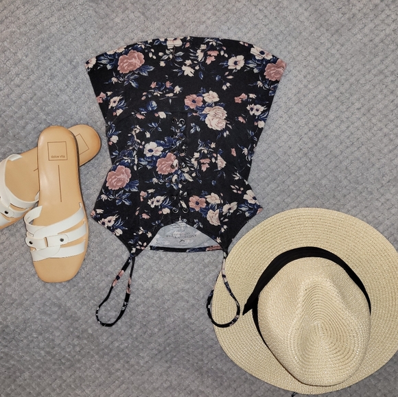 AE Floral Tank - Picture 2 of 5